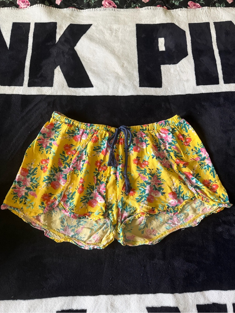 Yellow Floral Drawstring Athletic Shorts for Women